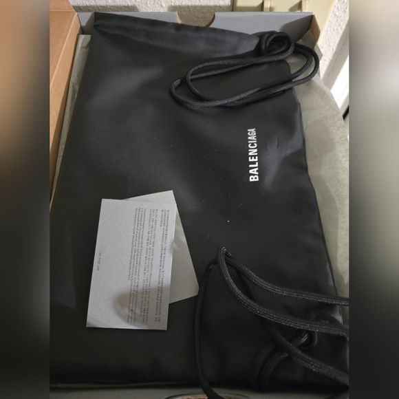 *NWB* Balenciaga Speeds - Picture 2 of 3